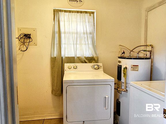 4th image of 17960 Greenway Dr