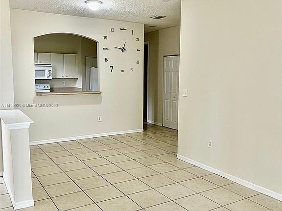 3rd image of 995 NE 42nd Pl #995