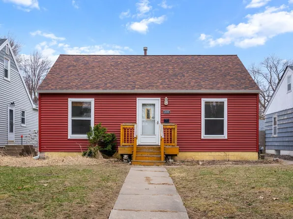 2608 York Ave N, Robbinsdale, MN 55422