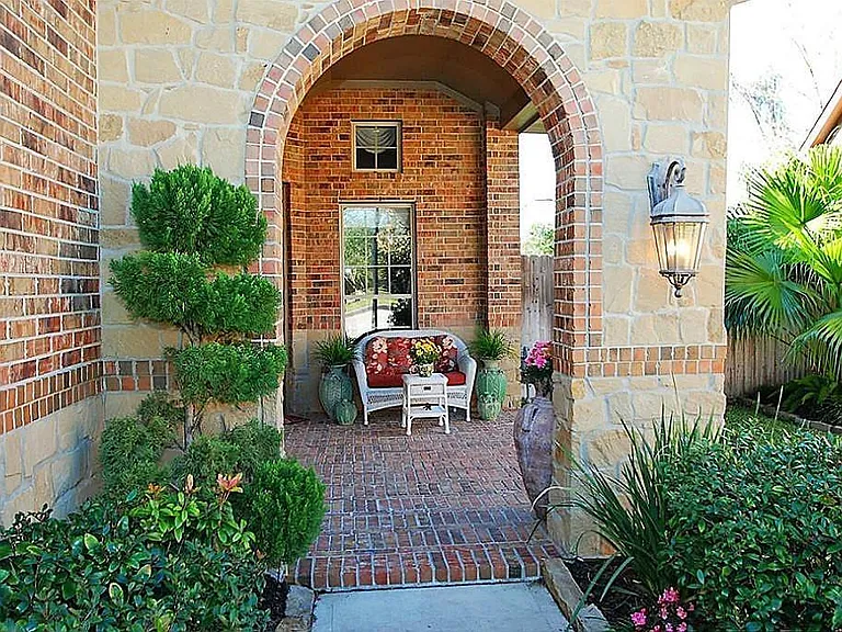 3810 Rose Grove Ln — Photo 3