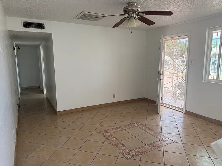5012 Royal Dr — Photo 25
