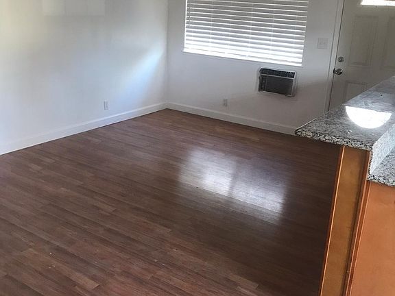 3rd image of 5653 Playa Del Rey APT 4