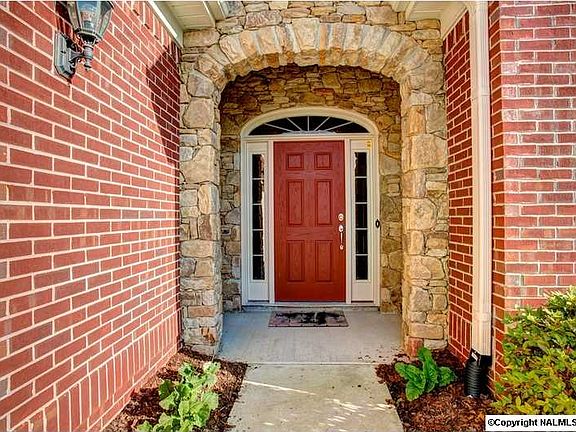 3rd image of 1108 Somerset Cir SE