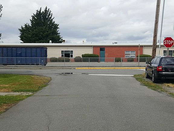 4th image of 27275 103rd Dr NW