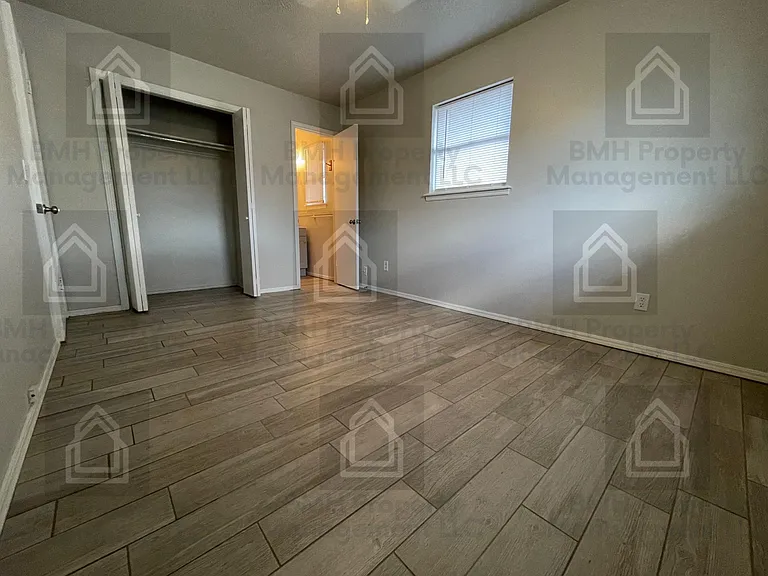 213 NW 85th St — Photo 7