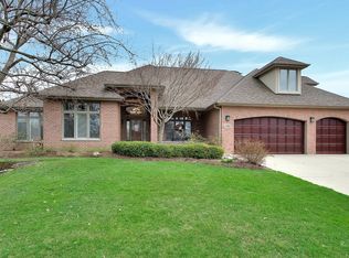 1525 Lexington Cir, Schaumburg, IL 60173