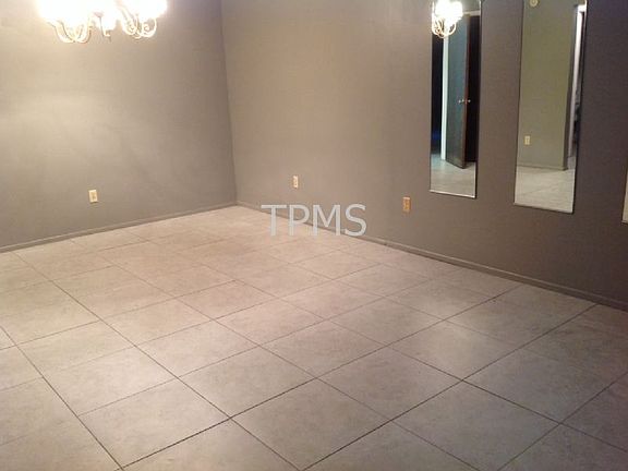 3rd image of 535 Owl Cir