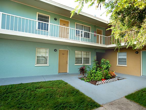 4th image of 3890 Greenway Dr #505