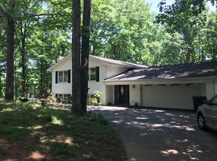 4949 Hunting Hills Dr, Roanoke, VA 24018