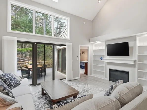 59 Hillside Dr Unit 59, Wayland, MA 01778