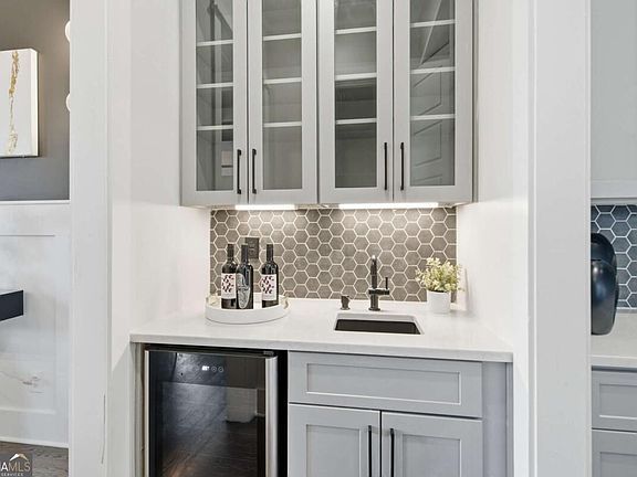 5th image of 2876 Alexa Ave SE