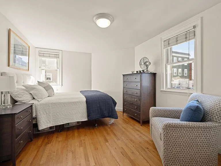 280 E St #1 — Photo 18