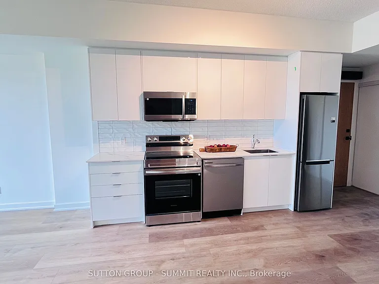 33 Erie Ave #402 — Photo 20