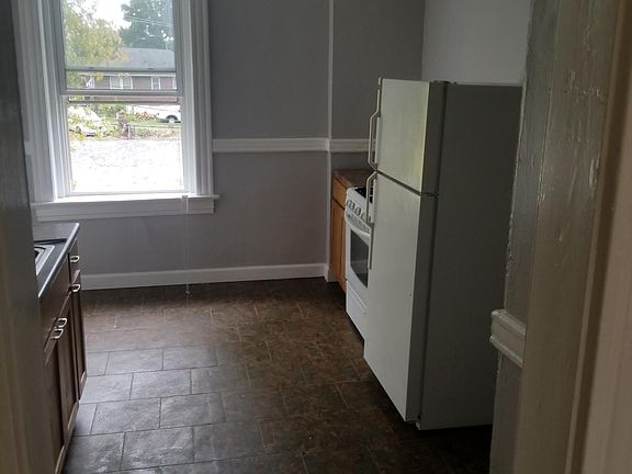3rd image of 2742 Chariton St Fl 2nd