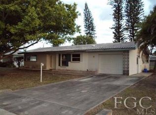 1404 SE 27th St, Cape Coral, FL 33904