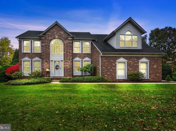 6415 Magic Splendor Dr, Eldersburg, MD 21784