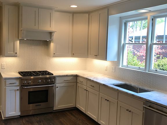 5th image of 3600 Wilmot Ave