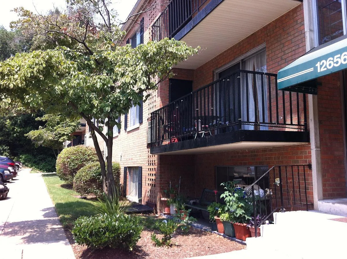 Building front 2 - 12656 Dara Dr #T1