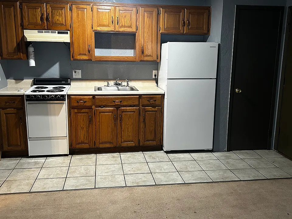 51 Hazel St #4