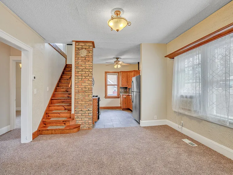 3346 Vincent Ave N — Photo 11