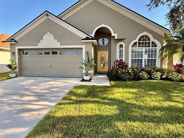 1351 Crimson Clover Ln, Zephyrhills, FL 33543