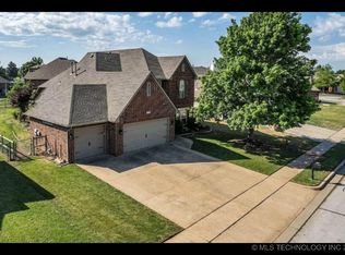 1907 W Woodbury St, Broken Arrow, OK 74012