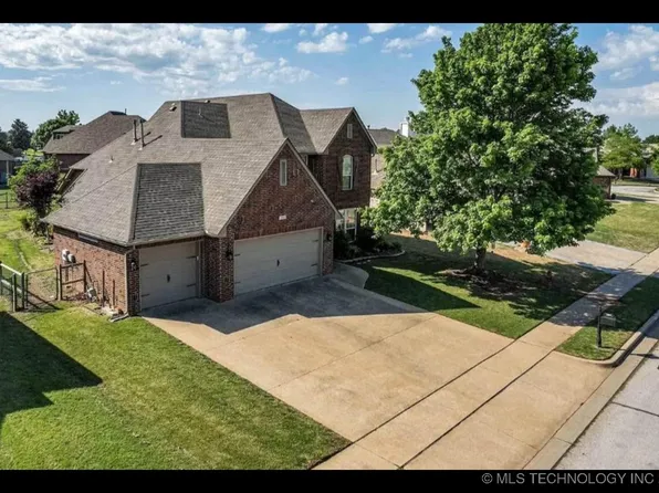 1907 W Woodbury St, Broken Arrow, OK 74012