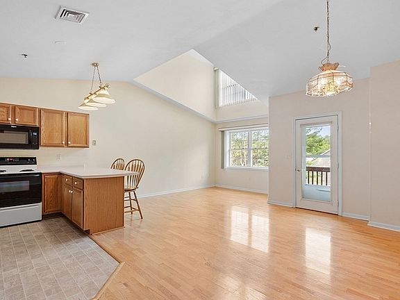 5th image of 117 Eagle Dr