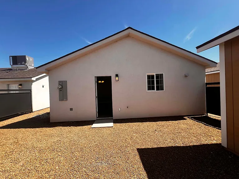 396 Riverfront Dr — Photo 108