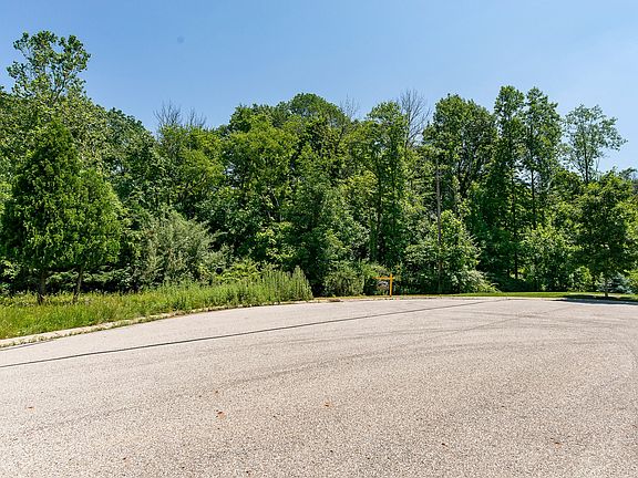 2nd image of 8226 Cliffrose Ct
