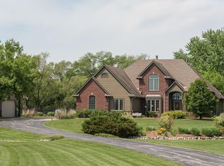 N86W27425 Fieldcrest Cir, Hartland, WI 53029