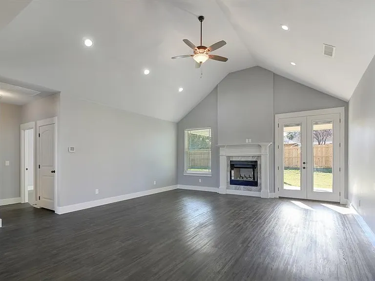 107 Byrom Ct — Photo 2