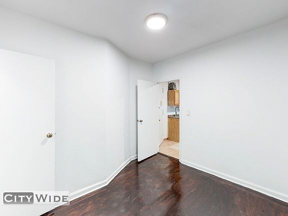 3rd image of 230 E 89th St #29