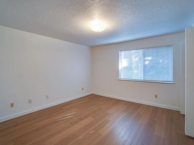 3530 SW Beaverton Hillsdale Hwy — Photo 20