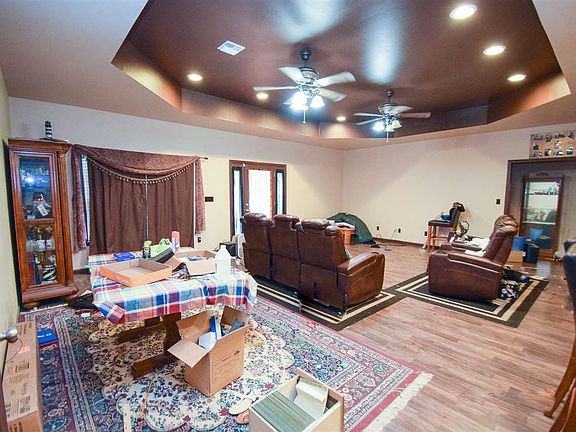 3rd image of 121 Heritage Oaks Dr