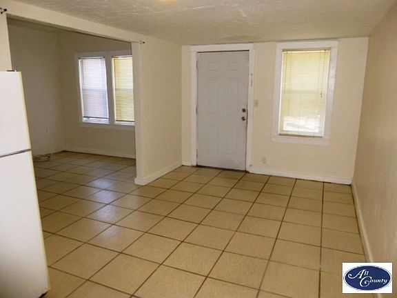 2nd image of 801 Dobbins St APT 9