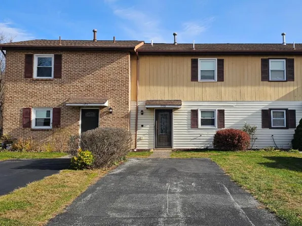 1715 English Dr, Mechanicsburg, PA 17055