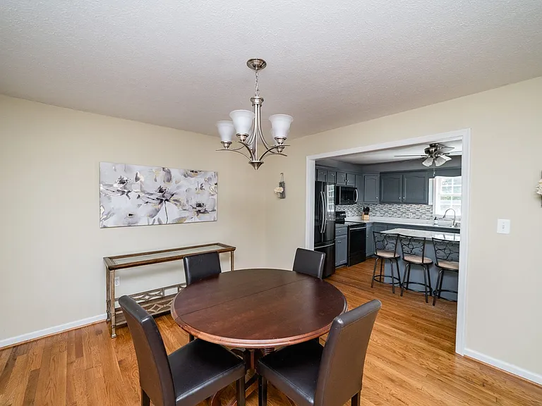 72 Viking Dr — Photo 37