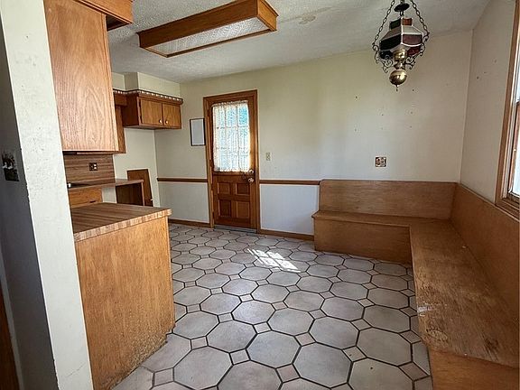 3rd image of 1518 34th St NE