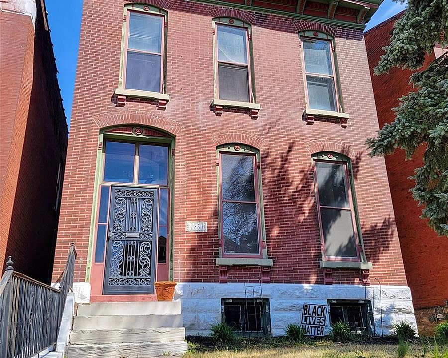 1st image of 2853 Russell Blvd