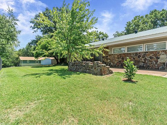 3rd image of 2606 Beach Dr
