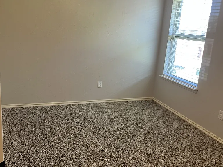 17612 Black Hawk Dr — Photo 20