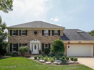 524 Peacock Ct, Naperville, IL 60565