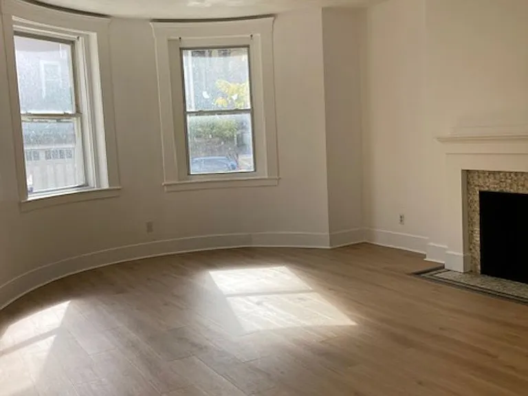 679 Washington St #11 — Photo 9
