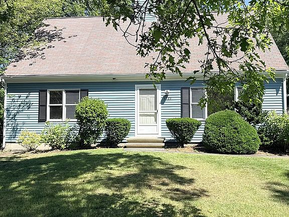 2nd image of 30 Fernwood Cir