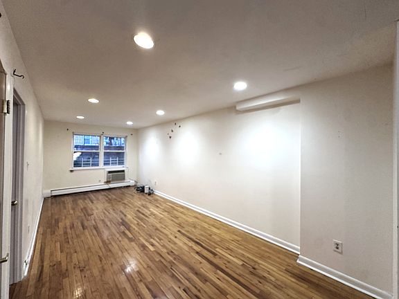 3rd image of 83-24 Talbot St #1