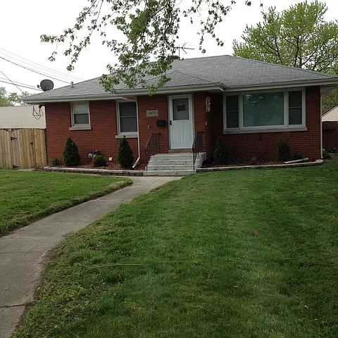 18170 Maple St photo 1