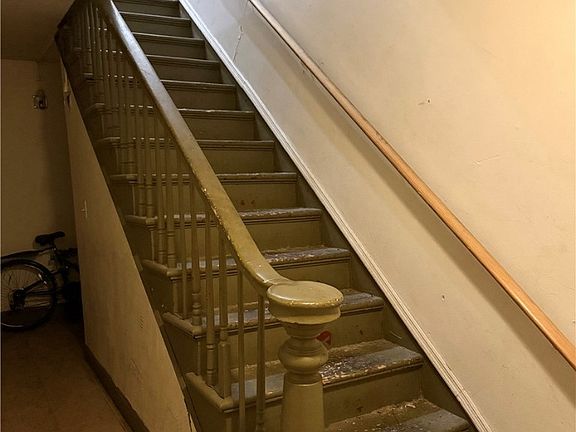 5th image of 21 Pine St