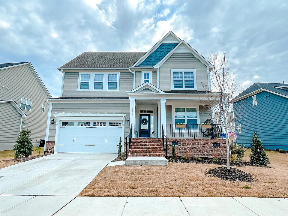 121 Sweet Briar Ln