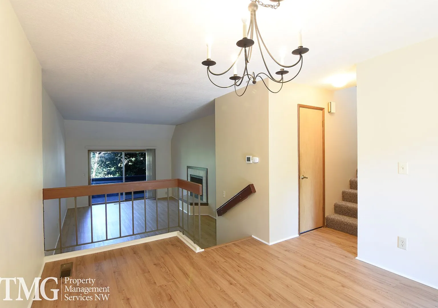 Beautiful Townhome in Mountain Like Setting -- Fireplace, Vaulted Ceilings, and more! — Photo 4